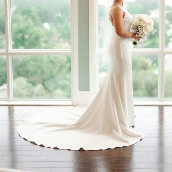 Wedding Gown - Picture 1 of 5